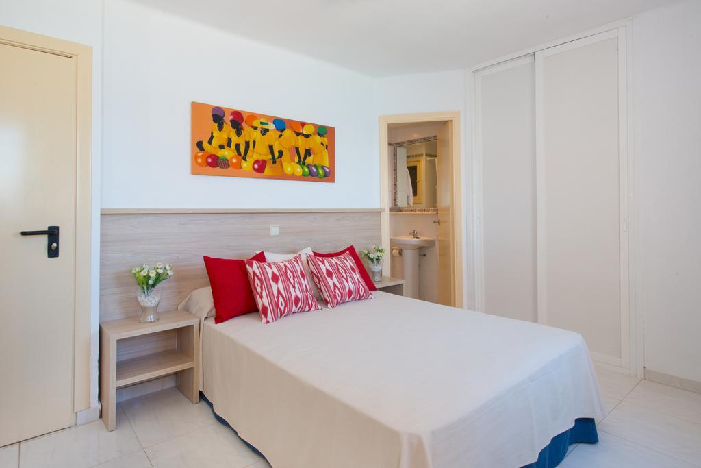 Apartamentos Calablanca Palmanova Екстериор снимка