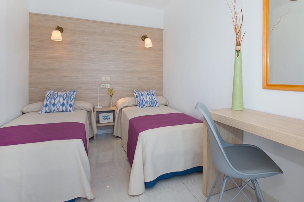 Apartamentos Calablanca Palmanova Екстериор снимка