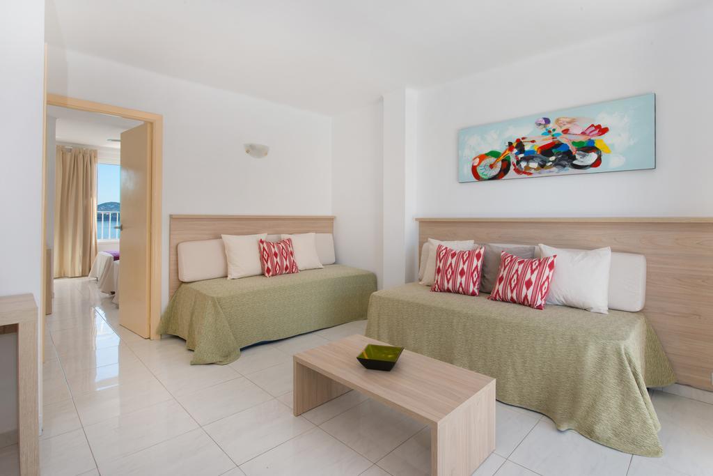 Apartamentos Calablanca Palmanova Екстериор снимка