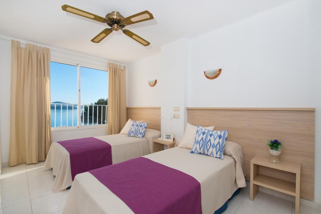Apartamentos Calablanca Palmanova Екстериор снимка