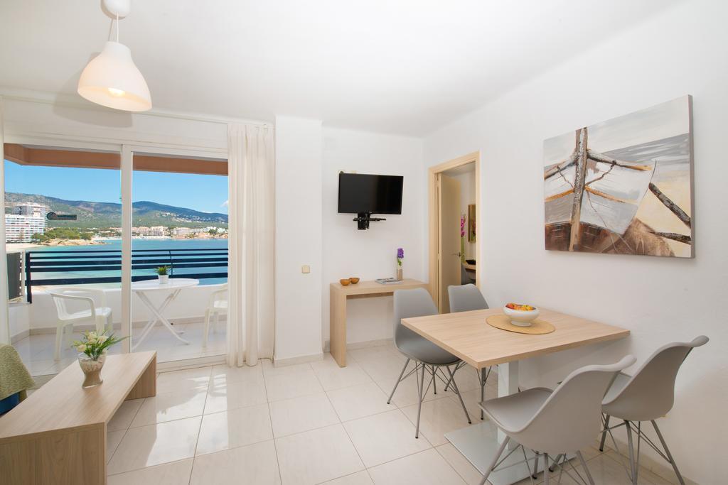 Apartamentos Calablanca Palmanova Екстериор снимка