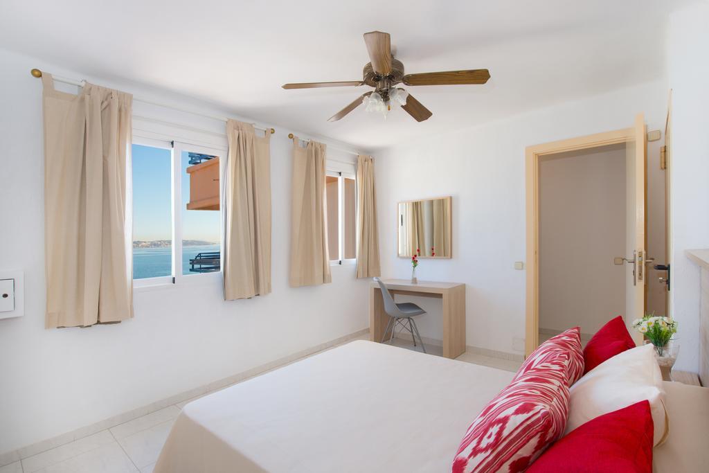 Apartamentos Calablanca Palmanova Екстериор снимка