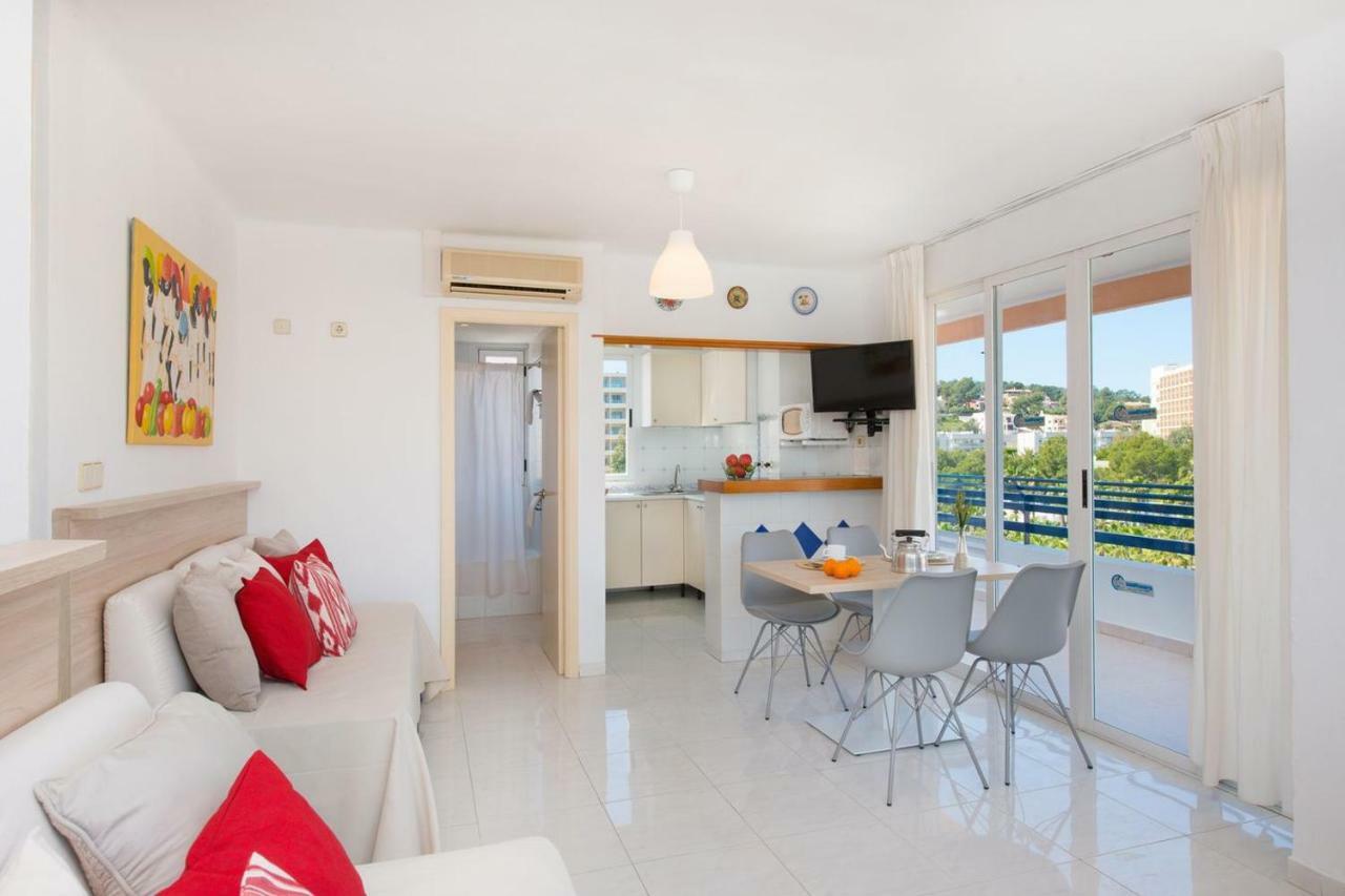 Apartamentos Calablanca Palmanova Екстериор снимка